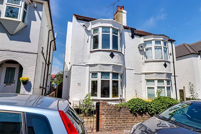 3 Bedroom Semi Detached House For Sale In Northview Drive, Westcliff-On-Sea, SS0