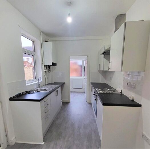 3 Bedroom Semi-Detached House To Rent In Owston Road, Carcroft, Doncaster, DN6