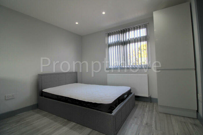 Flat To Rent In Ashcroft Road Luton, LU2