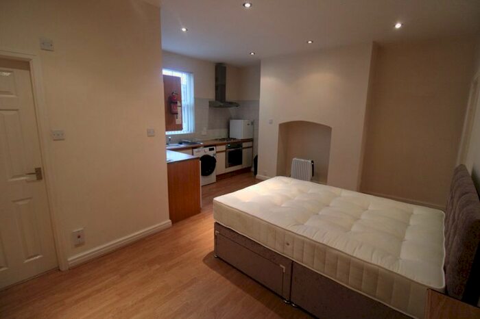 1 Bedroom Flat To Rent In Paradise Street, Audenshaw, Manchester M34
