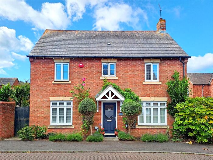 4 Bedroom Detached House For Sale In Wayside Road, Bramley Green, Angmering, BN16