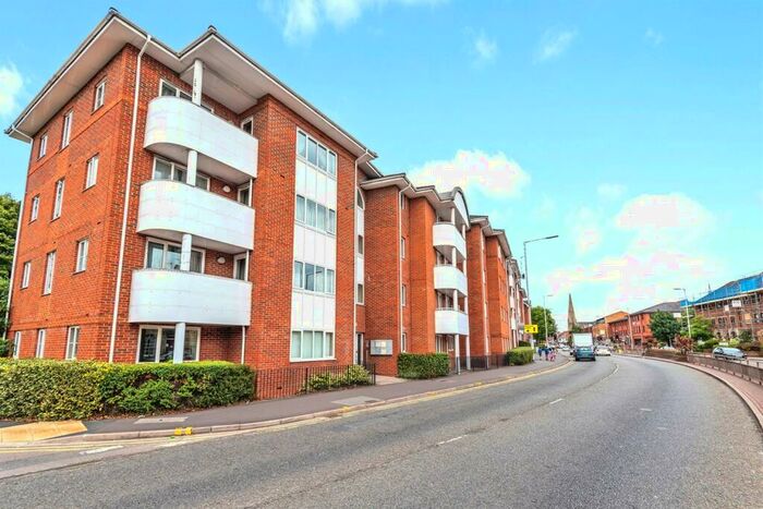 2 Bedroom Apartment To Rent In Kings Oak Court, Queens Road, Reading, RG1