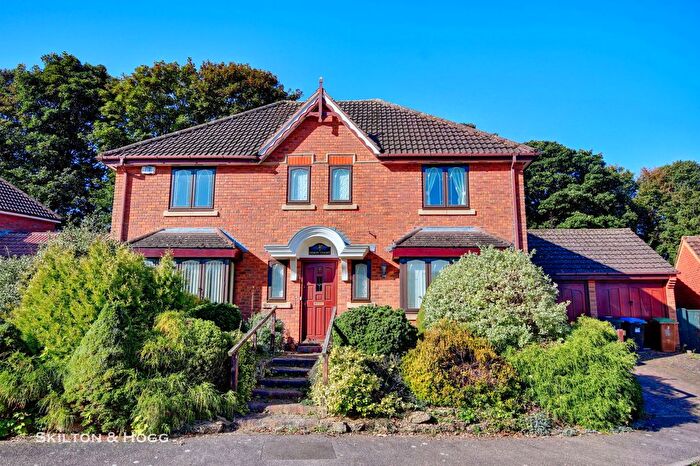 4 Bedroom Detached House For Sale In Heron Court, Daventry, NN11
