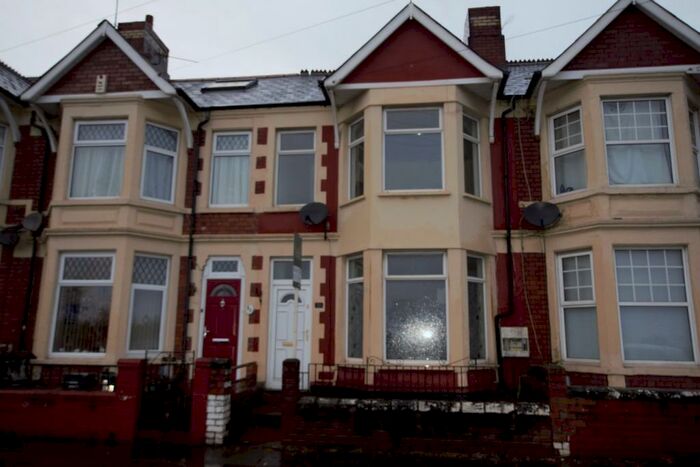 3 Bedroom Terraced House To Rent In Dock View Road, Barry, CF63