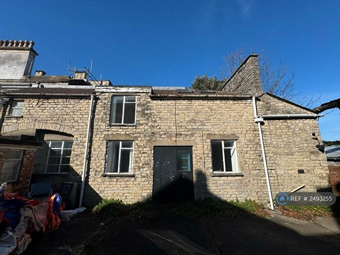 3 Bedroom Semi-Detached House To Rent In Cotham Park, Bristol, BS6