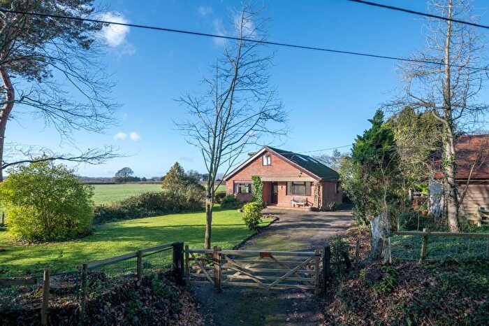 3 Bedroom Detached House For Sale In Lot - High Trees, Netherhill Lane, Botley, SO32