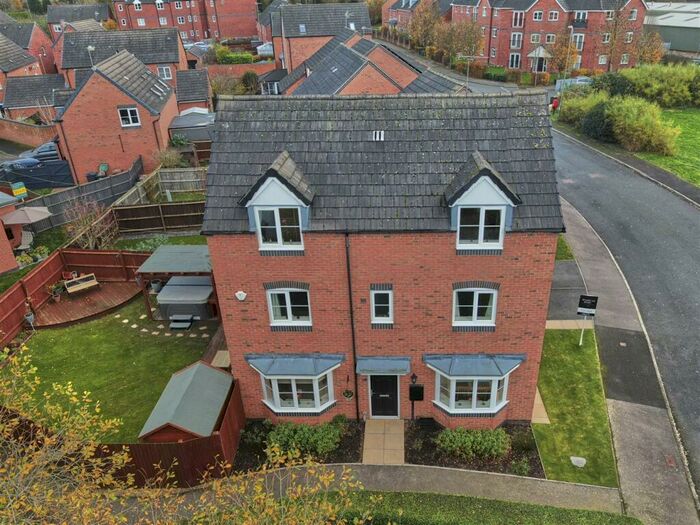 4 Bedroom Detached House For Sale In Isis Way, Hilton, Derby, DE65