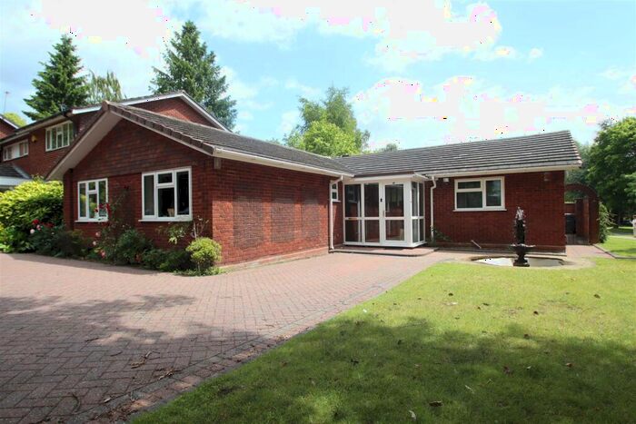 3 Bedroom Detached Bungalow To Rent In Westfield Road, Edgbaston, Birmingham, B15