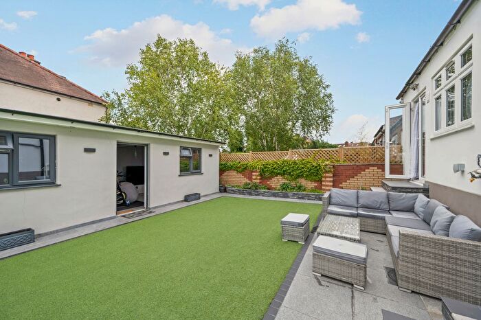 4 Bedroom Terraced House To Rent In The Crescent, New Malden, KT3