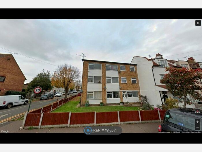 1 Bedroom Maisonette To Rent In Mardale Court, Leigh-On-Sea, SS9