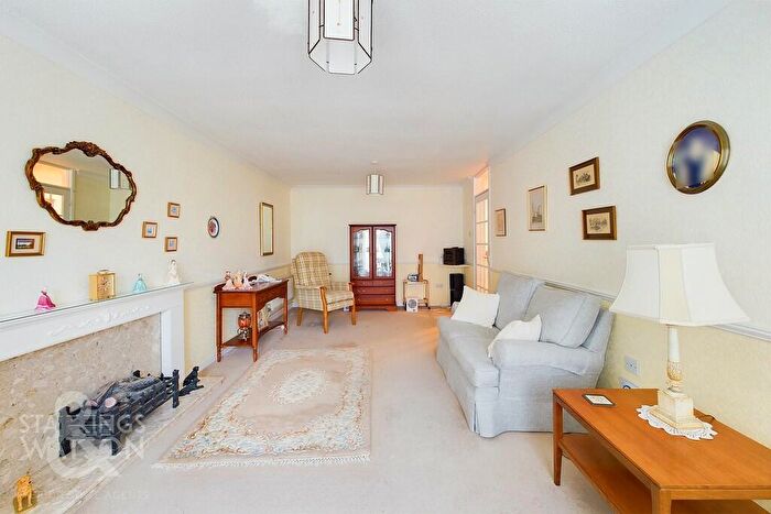 3 Bedroom Detached Bungalow For Sale In Waterloo Avenue, Roydon, Diss, IP22