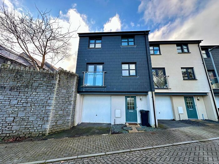 3 Bedroom End Of Terrace House To Rent In College Green, Penryn, TR10