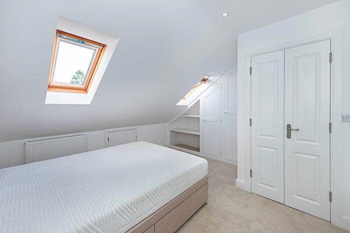 3 Bedroom End Of Terrace House For Sale In Jubilee Gardens, Tring, HP23