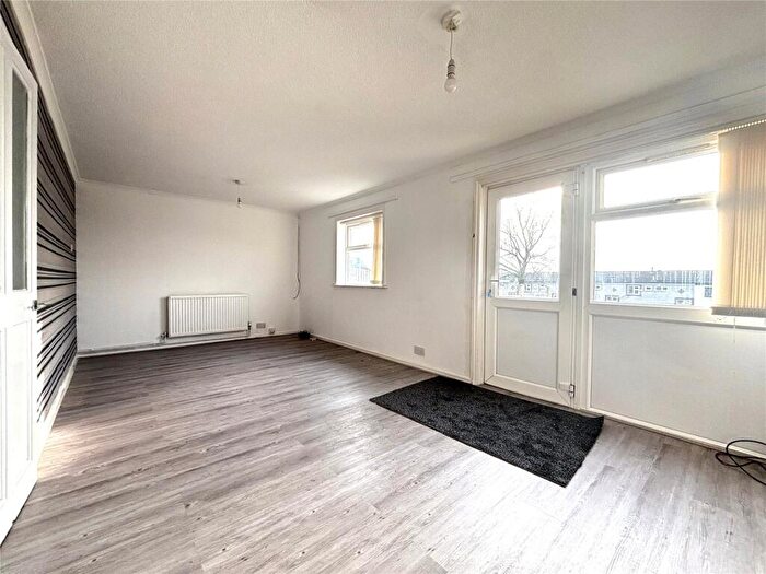 3 Bedroom Terraced House To Rent In Poynter Walk, Oldham, Greater Manchester, OL1