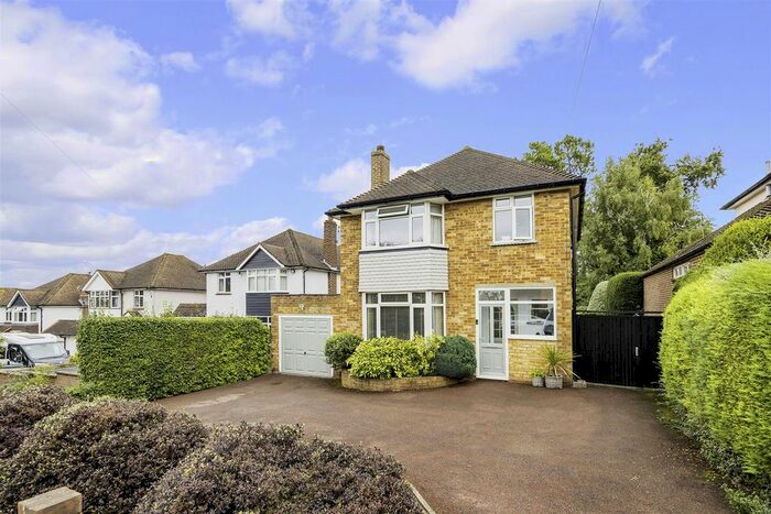 3 Bedroom Detached House To Rent In North View Crescent, Epsom, KT18