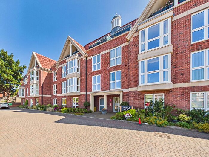 1 Bedroom Flat For Sale In Holt Road, Cromer, NR27