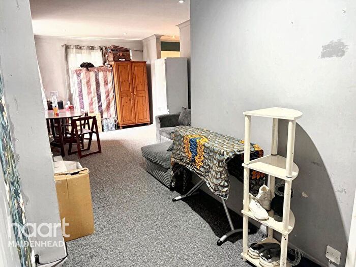 1 Bedroom Flat For Sale In King Edward Street, Slough, SL1