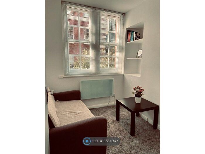 2 Bedroom Flat To Rent In Sinclair House, London, WC1H