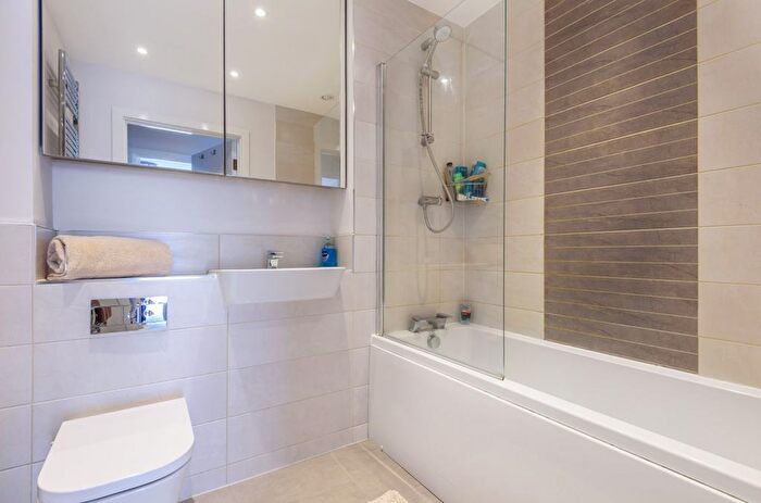 1 Bedroom Flat For Sale In Arla Place, Ruislip, HA4