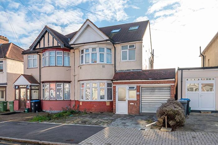 3 Bedroom Flat To Rent In Kathleen Avenue, Alperton, Wembley, HA0