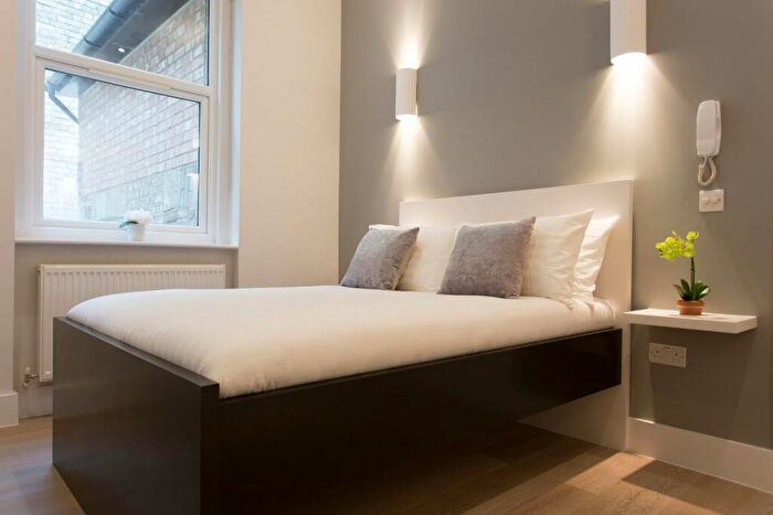 Apartment To Rent In Hornsey Road, Holloway / Arsenal, N7