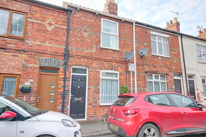 2 Bedroom Terraced House For Sale In Sloe Lane, Beverley, HU17