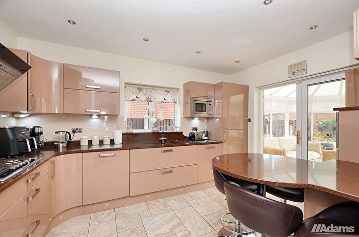 4 Bedroom Detached House For Sale In Pinners Fold, Norton, WA7
