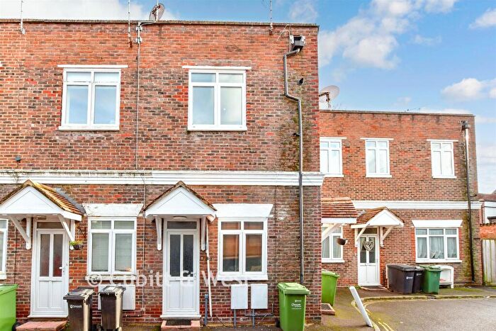 1 Bedroom Mews For Sale In Highland Road, Southsea, Hampshire, PO4