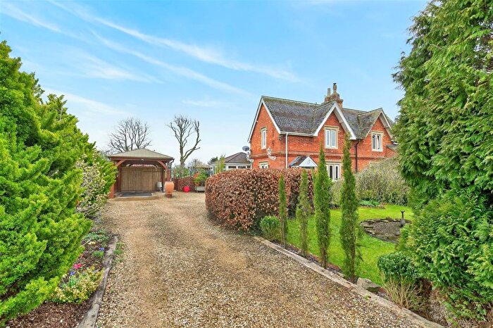 3 Bedroom Semi-Detached House For Sale In Dauntsey Green, Dauntsey, Chippenham, SN15