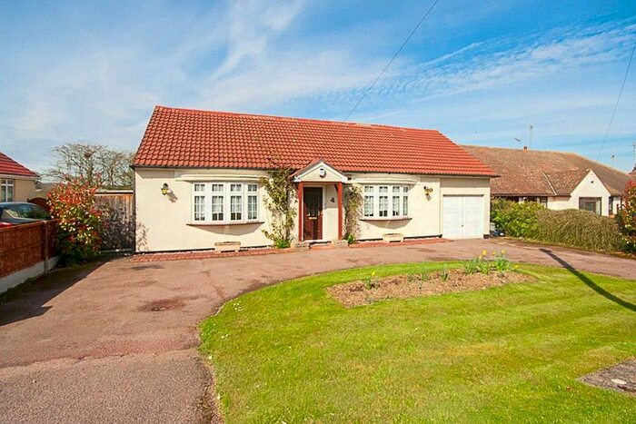 2 Bedroom Bungalow To Rent In Common Road, Ingrave, Brentwood CM13