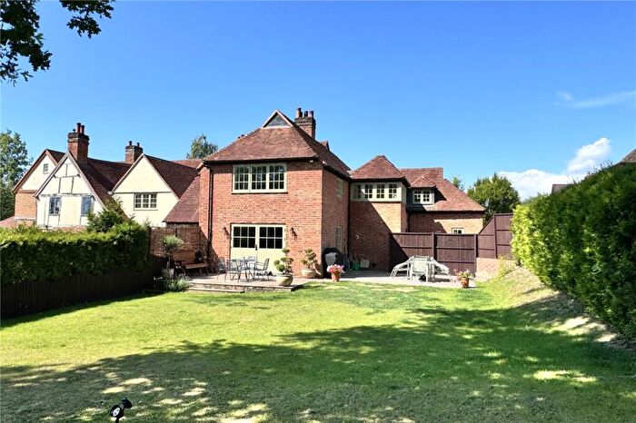 3 Bedroom Semi-Detached House To Rent In Denham Lane, Chalfont St. Peter, Gerrards Cross, Buckinghamshire, SL9