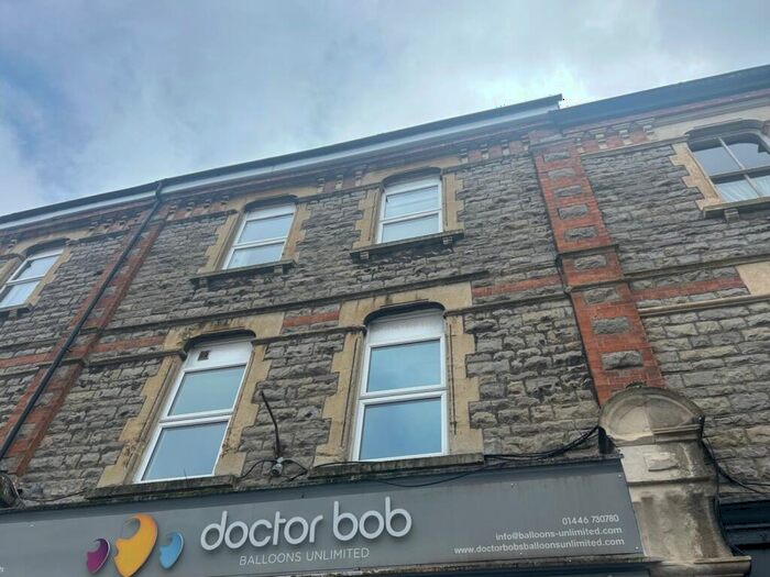 Studio To Rent In High Street. Barry, CF62
