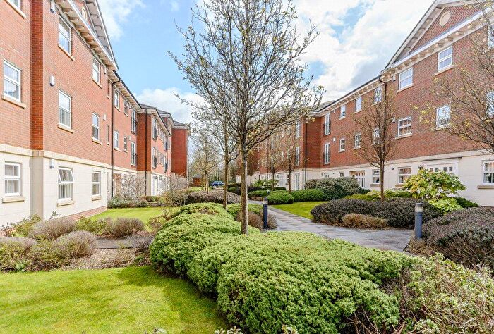 2 Bedroom Apartment To Rent In Newtown Road, Newbury, Berkshire, RG14