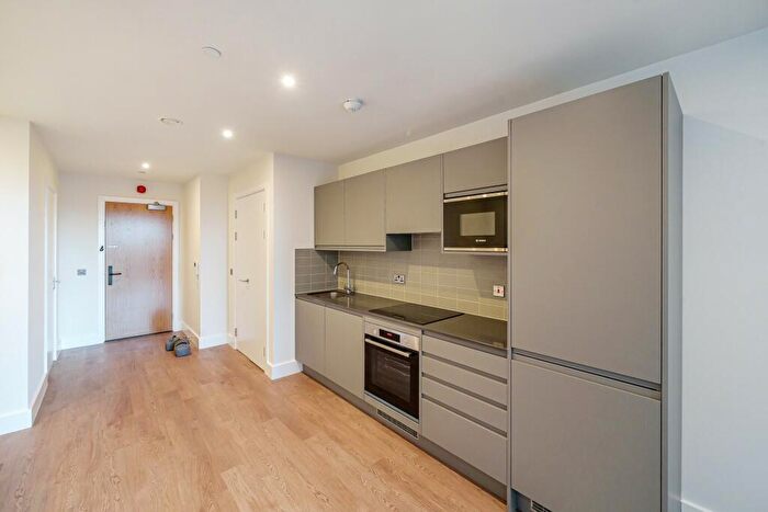 Apartment To Rent In Whitehall, Leeds, LS12