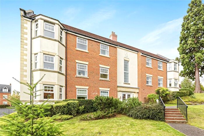 2 Bedroom Apartment For Sale In Bromfield Place, Fleet, GU51