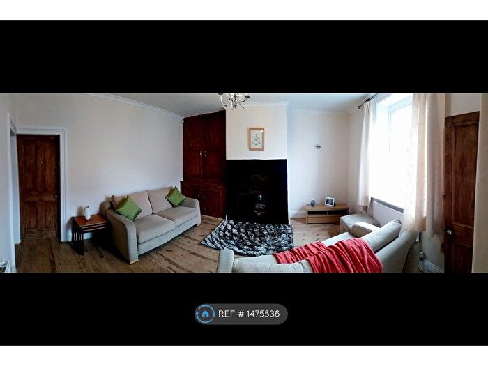 2 Bedroom Terraced House To Rent In Cross Lane, Huddersfield, HD4