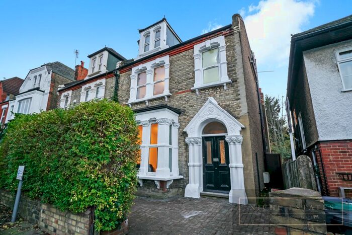 4 Bedroom Flat To Rent In Station Road, London, N3