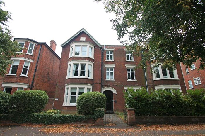 2 Bedroom Flat To Rent In Bushmead Avenue, Bedford, MK40