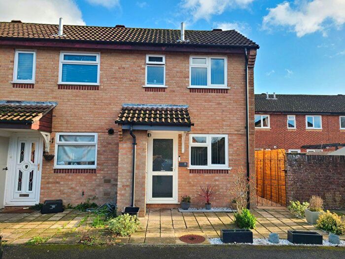 2 Bedroom End Of Terrace House For Sale In Rosewood Gardens, Marchwood, SO40