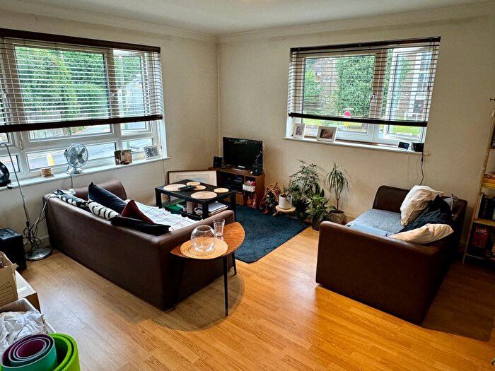 1 Bedroom Flat To Rent In Sherringham Court Dollis Road, Finchley Central, N3