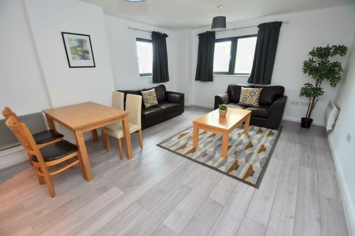 2 Bedroom Flat To Rent In Landmark Place, Churchill Way, Cardiff, CF10