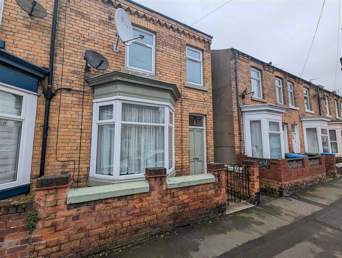 2 Bedroom End Of Terrace House To Rent In Candler Street, Scarborough, YO12