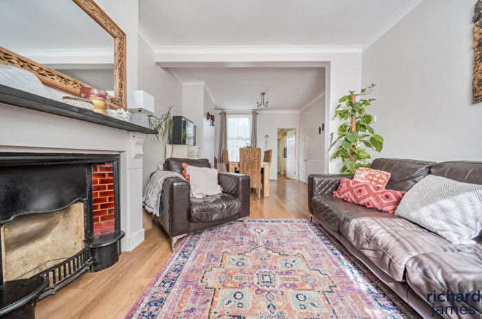 3 Bedroom Terraced House For Sale In William Street, Kingshill, Swindon, SN1