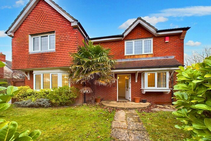 4 Bedroom Detached House To Rent In Huron Drive, Liphook, GU30