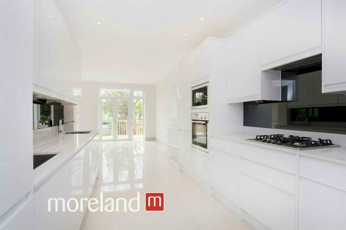 5 Bedroom Semi-Detached House To Rent In Montpelier Rise, Golders Green, NW11