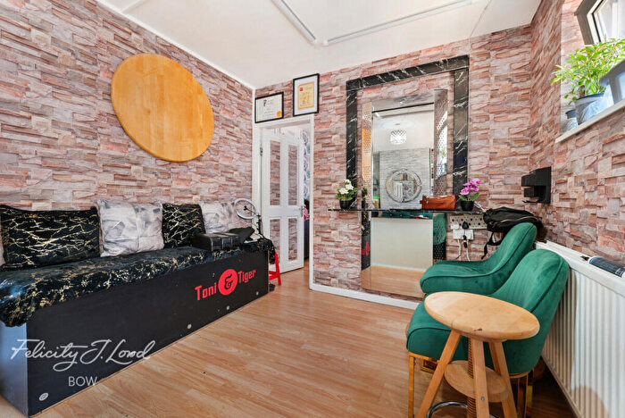 1 Bedroom Flat For Sale In Harpley Square, London, E1