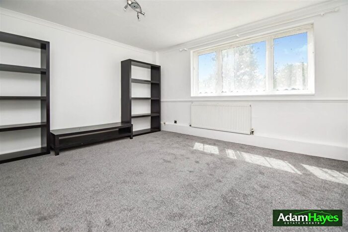 3 Bedroom Flat To Rent In High Road, East Finchley, N2