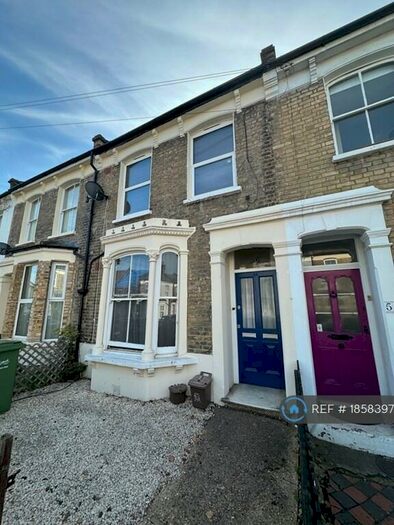 1 Bedroom Flat To Rent In Peckham, London, SE15