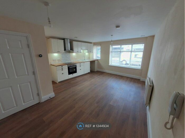 1 Bedroom Flat To Rent In Eccles, Eccles, Manchester, M30
