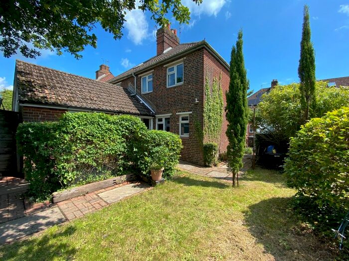 3 Bedroom houses to rent in Petersfield, Hampshire